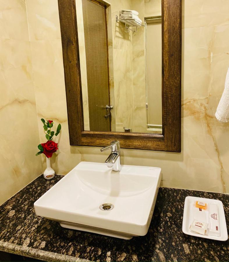 Royal Castle Hotel Kasol Bagian luar foto