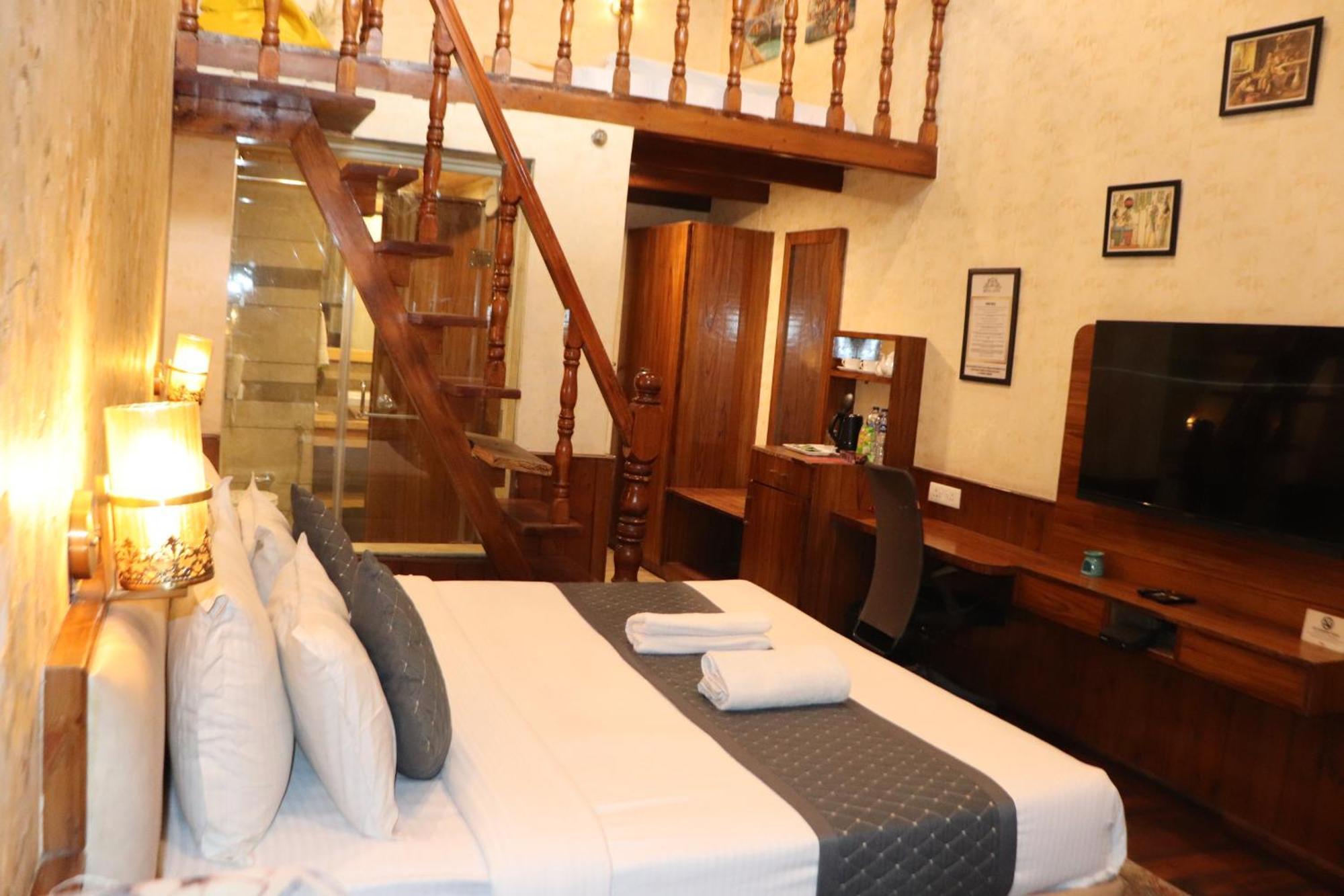 Royal Castle Hotel Kasol Bagian luar foto