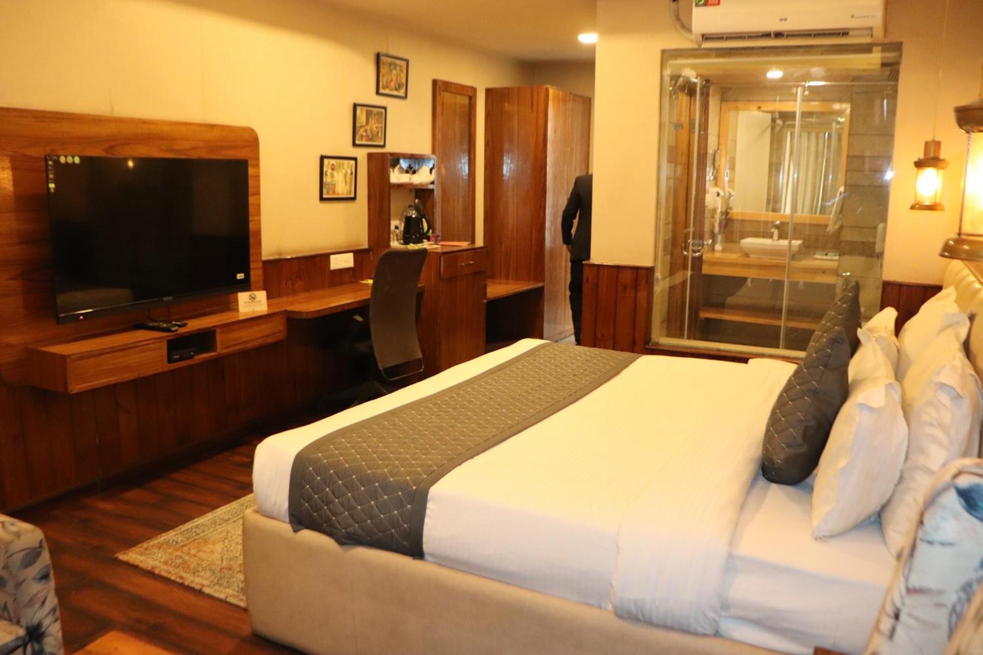 Royal Castle Hotel Kasol Bagian luar foto